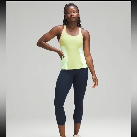 Lululemon Energy Tank - Picture 2 of 9
